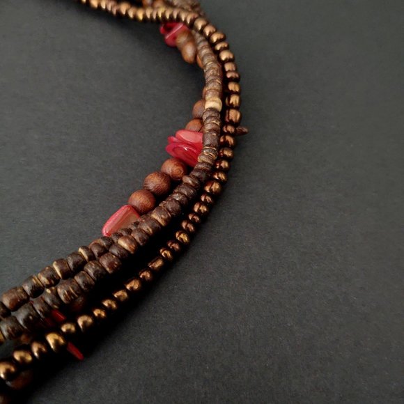 Copper/bronze, orange red shell and wooden bead pendant necklace - Picture 9 of 11